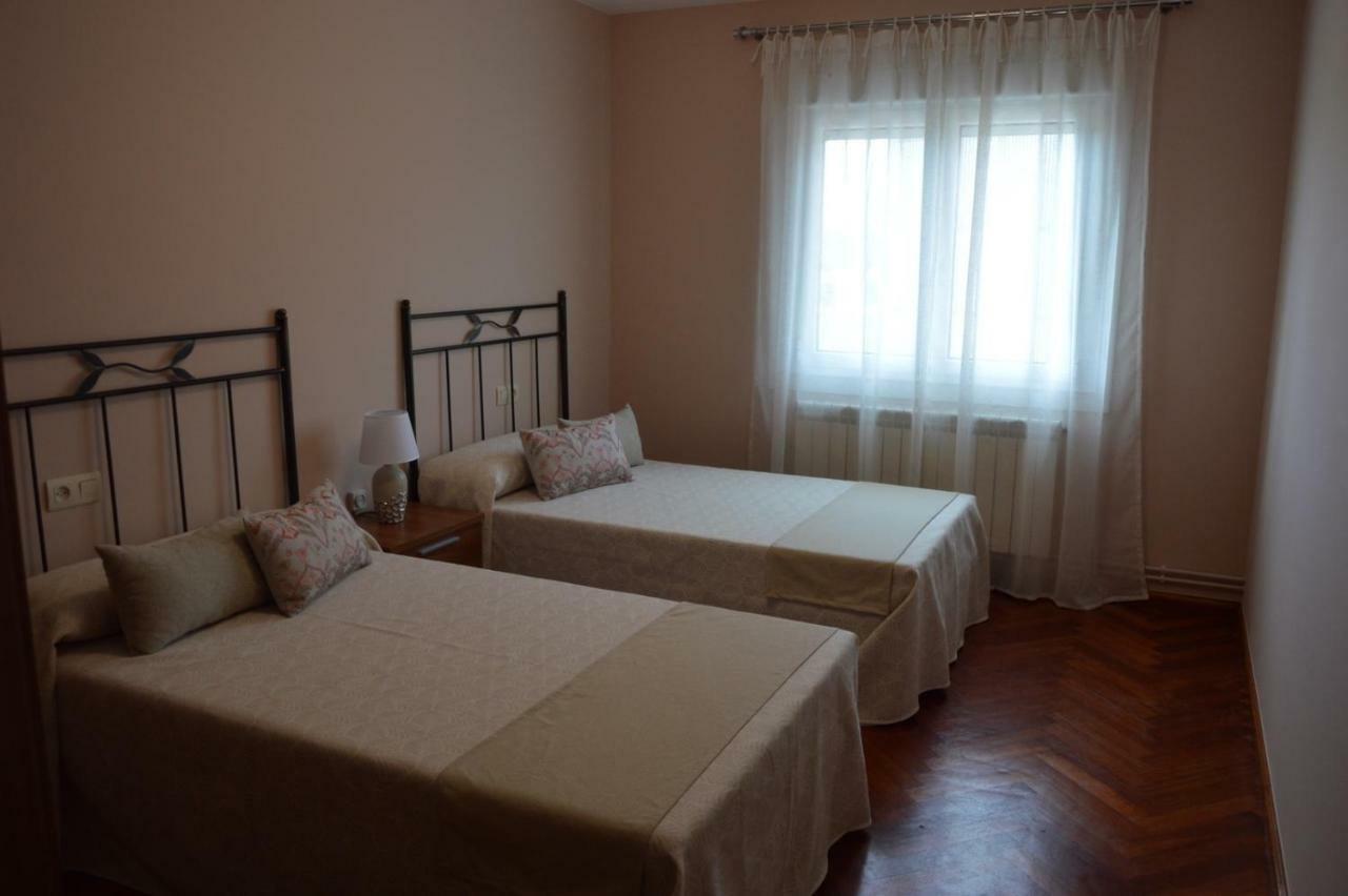 Piso Da Empegada Apartment Arzua Ngoại thất bức ảnh