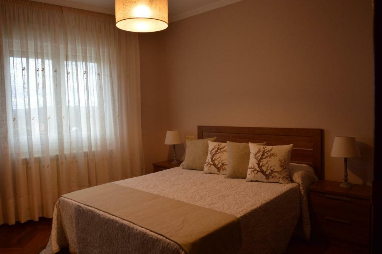 Piso Da Empegada Apartment Arzua Ngoại thất bức ảnh