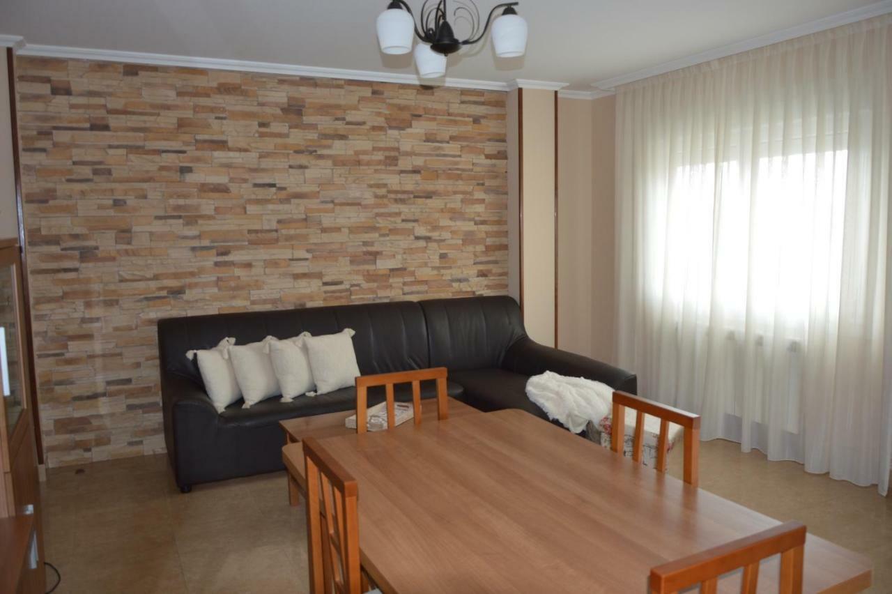 Piso Da Empegada Apartment Arzua Ngoại thất bức ảnh